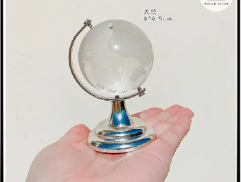 Quả cầu tuyết trong suốt decor bàn học