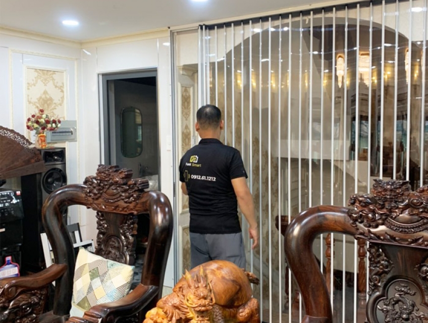 VÁCH NGĂN TRONG SUỐT XẾP NHỰA MỚI NHẤT NĂM NAY