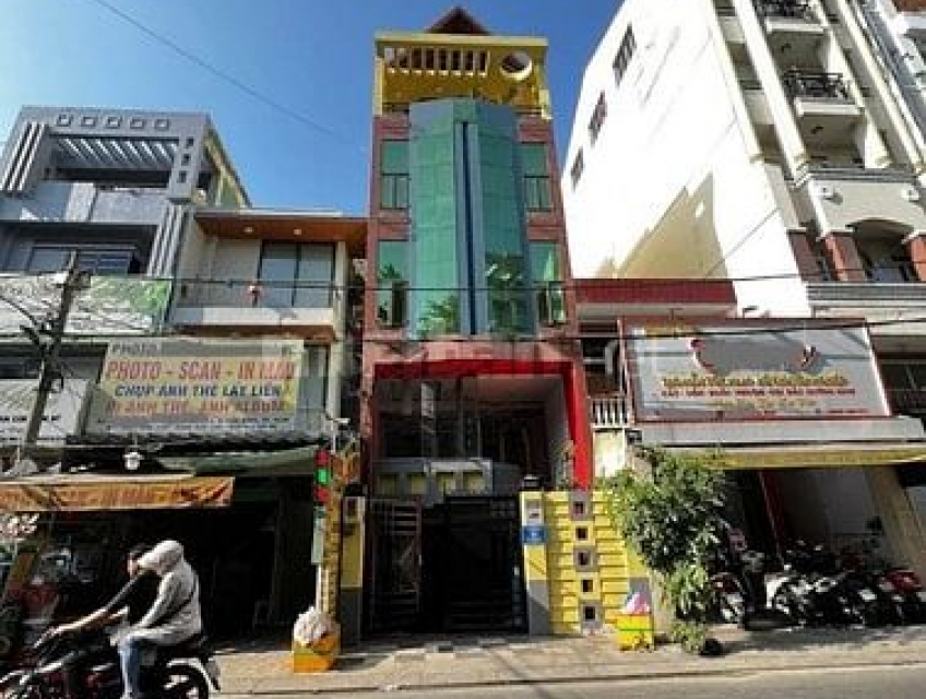 Cho thuê nhà 4,5 tầng, có thang máy, mặt tiền số 57 Nguyễn Minh Hoàng