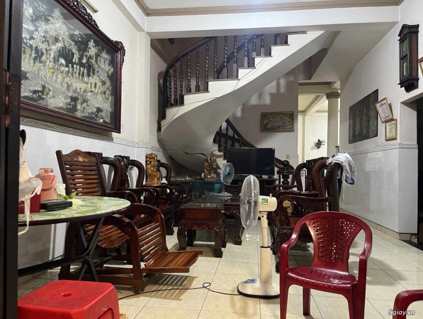 Chính chủ Bán Gấp Nhà mặt tiền Đường Nguyễn Trãi chợ Xóm Vắng Dĩ An