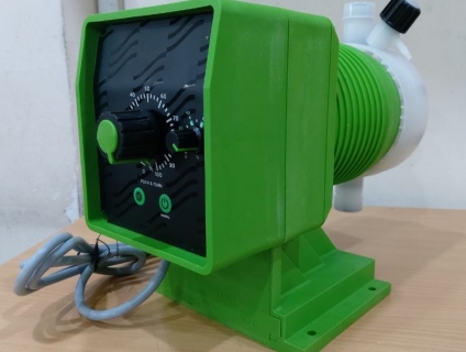 Bơm định lượng EMEC AMS MF 2505 FP Giải pháp định lượng hóa chất