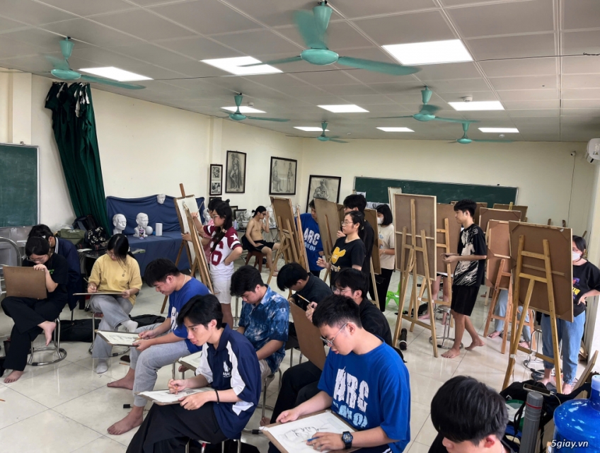 Trung tâm dạy vẽở Sài đồng Long biên