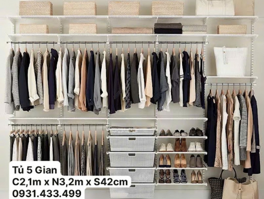 Khoảng tường trống – nhưng không hề vô dụng với bộ kệ quần áo AMD