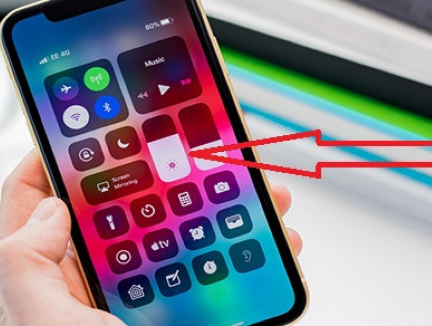 Tổng hợp những nguyên nhân khiến màn hình iPhone 12 Pro Max bị tối màu