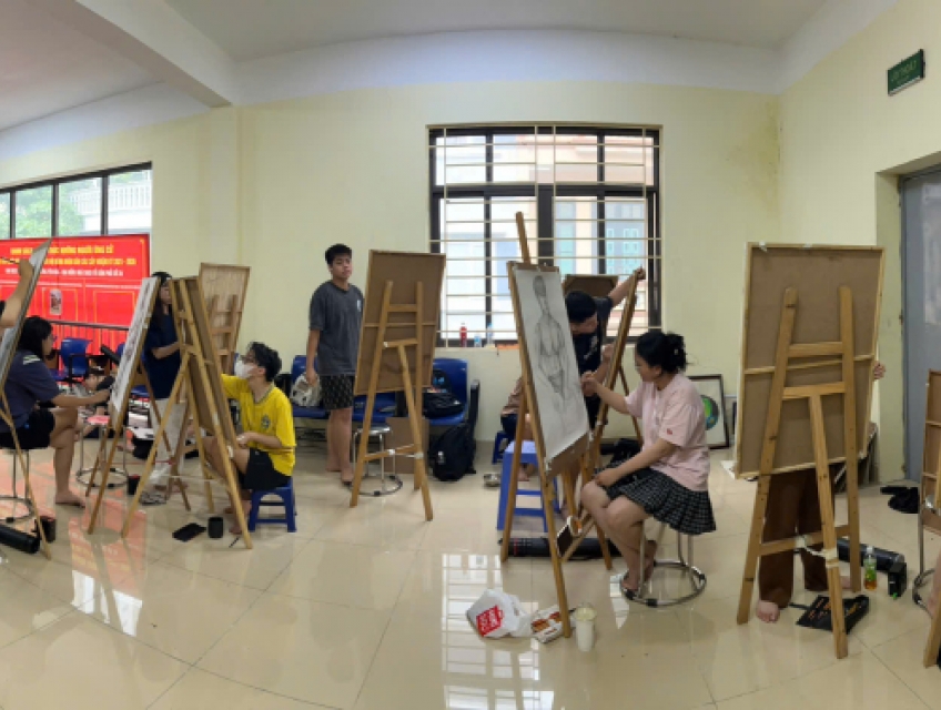 Lớp Dạy Vẽ Luyện Thi Đại Học Khối V Khối H