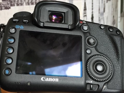 máy ảnh canon nikon các loại ,6D,70D,7D,60D,50D,5D1,5D2,5D3