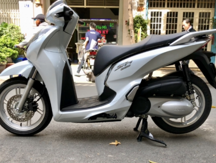 SH300 màu trắng 2017 xe leng keng