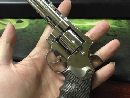 Mô hình Colt Anaconda trưng bày