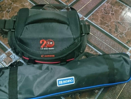 Bộ canon 700D + kit 18-55/kèm chân máy benro T880.và phụ kiện vệ sinh