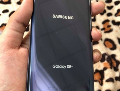 Galaxy s8+ 64gb tím khói quốc tế Mỹ đẹp 99% không trầy cấn + bảo hành