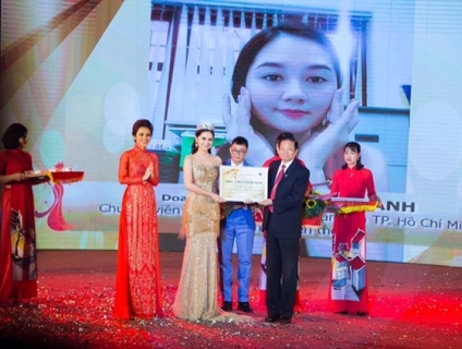 Hoa khôi người đẹp công sở Tô Thị Vân Anh được á hoàng 1 thương hiệu Việt Nam ngành truyền thông