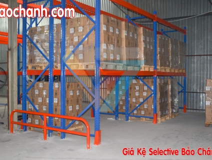 Kệ Selective Kho Chứa Nguyên Phụ Liệu May Mặc