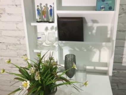 Bàn thông minh xếp tường