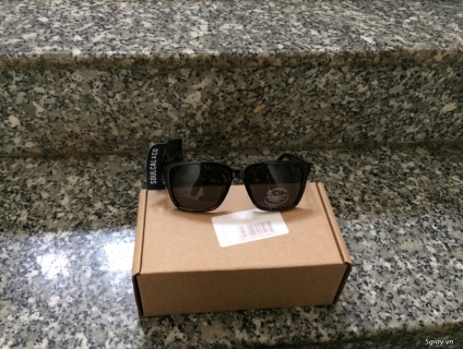 Kính vuông Soulcal chính hãng săn sales tại Anh