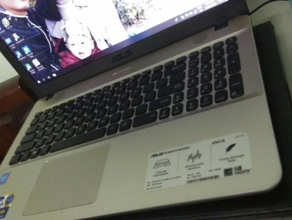 Cần bán laptop asus x541sa chip celeron N3060 ram 4gb rom 500gb + cặp