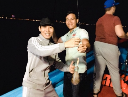 cảm nhận chuyến đi câu mực nha trang