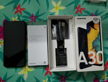Cần bán samsung a30 fullbox 4g 64g