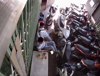 CẦN SANG QUÁN PS4 ĐANG HOẠT ĐỘNG TỐT, GẦN KHU DÂN CƯ HS SV