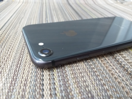 Cần bán iPhone 8 64GB Quốc Tế còn zin áp suất