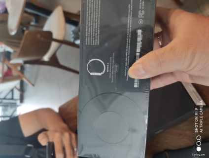 Apple Watch Series 4 Nike with Sport Loop Newseal chưa active