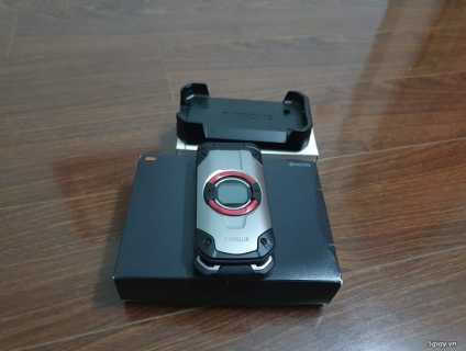 Kyocera KYF33 fullbox- siêu nhân gao