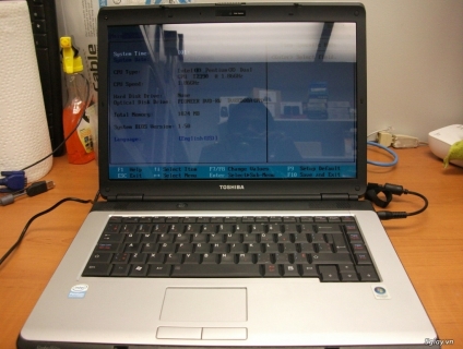 Bán máy Toshiba Satellite L300 - 160GB HDD Core 2 2GB RAM