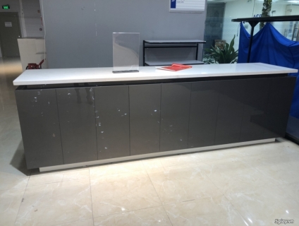 Cần thanh lý số lượng lớn giá kệ, quầy showroom thời trang mới hoạt độ