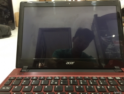 Laptop Acer Aspire AO756 nhẹ nhàng, nhỏ gọn, tiện lợi