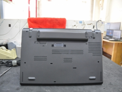 Lenovo ThinkPad T450 giá hạt dẻ, rẻ nhất hệ mặt trời