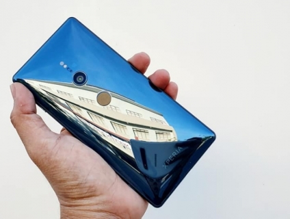 ***Sony Xperia XZ2 xanh ngọc cực đẹp, like new Fullbox (99%)- 2 sim!