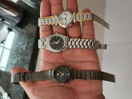 Bán vài đồng hồ nữ còn đẹp.