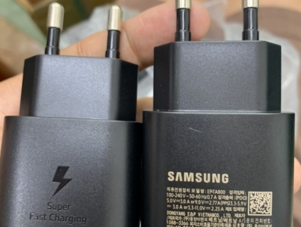 Sạc. cáp. tai nghe AKG samsung zin