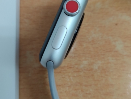 Hàng Mỹ zin 100%- Apple Watch S3 GPS+Cellular (núm đỏ), 42mm : 5 triệu