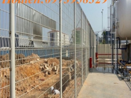 Lắp đặt lưới thép hàn mạ nhúng nóng mạ kẽm chấn sóng , gập đầu