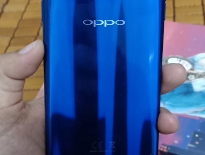 Máy OPPO F5 màu xanh dương còn mới 98%