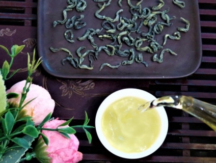 Cần Bán: Trà Tân Cương hảo hạng The Lover Tea 200g