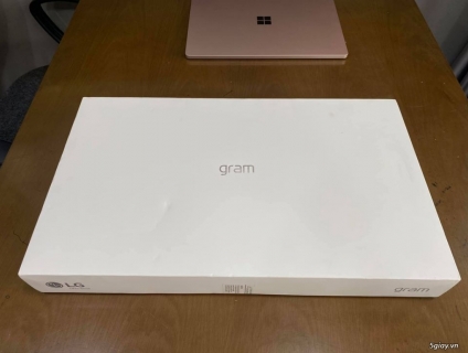 LG Gram 15Z90N- R.AAS9U1 Dòng Laptop nhẹ và pin trâu nhất
