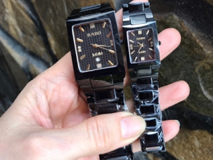 Đồng hồ đeo tay dây đá ceramic đen nam tính thể hiện đẳng cấp quý ông