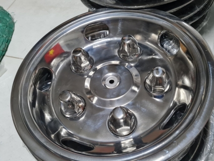 Chụp mâm inox xe tải