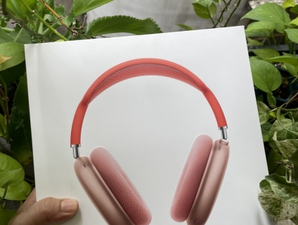 AirPods Max New Open box Gold