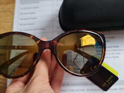 Kính new Ted Baker London chống 100%UV chính hãng săn sales tại Anh có