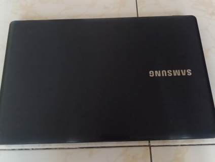 Cần bán laptop Samsung