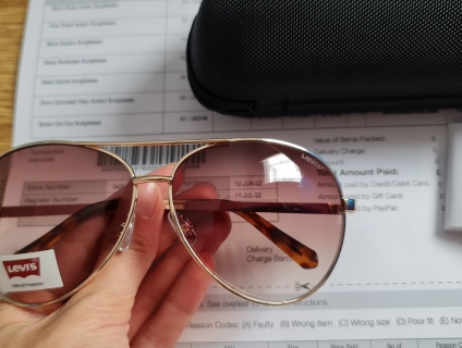 Kính Levi's new chính hãng săn sales tại Anh chống UV có bill