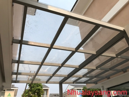 Tấm nhựa lấy sáng thông minh