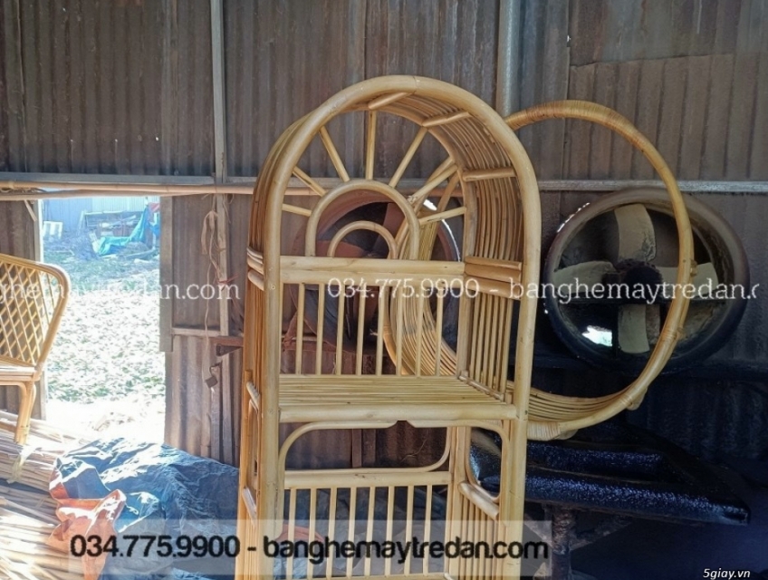 Kệ mây để phòng khách