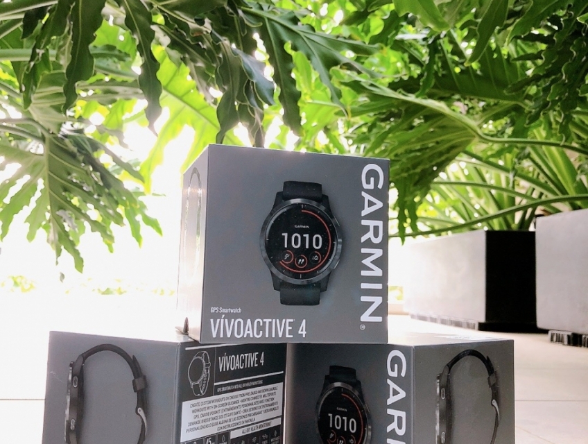 Cần bán đồng hồ thông minh Garmin Vivoactive 4