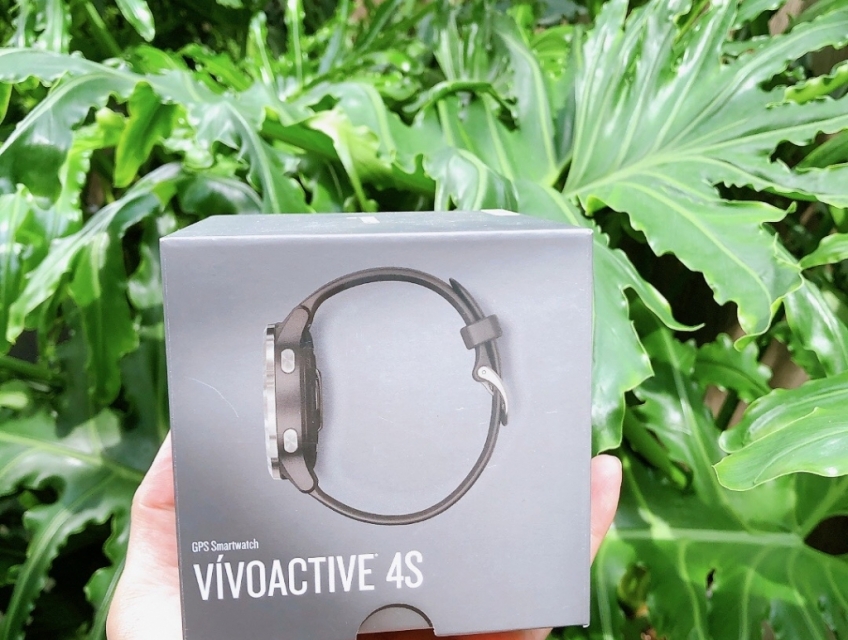 Cần bán : Đồng hồ Vívoactive 4S Full box