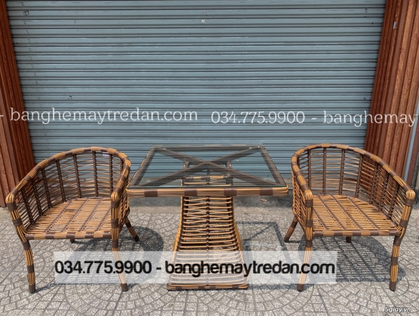 Mẫu bàn ghế ngoài trời mới nhất