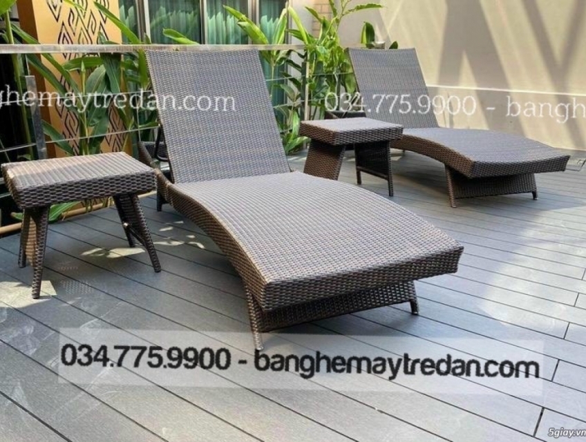 Giường nằm bể bơi ngoài trời