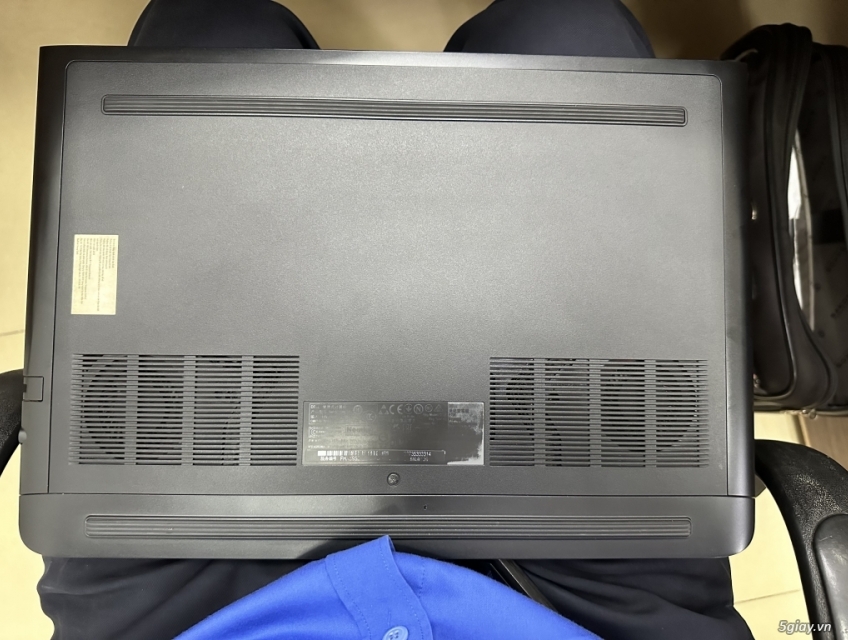 Dell G7 7588 i7 8750H/1050Ti/16GB/480GB mới 98%